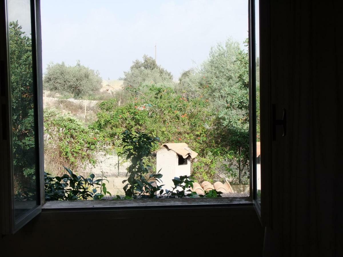 Il Filo Di Paglia Bed & Breakfast Comiso Exterior photo